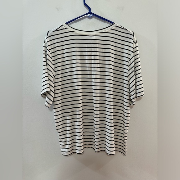 NWT MD J.O. & Co Black and White T-Shirt - Picture 5 of 6